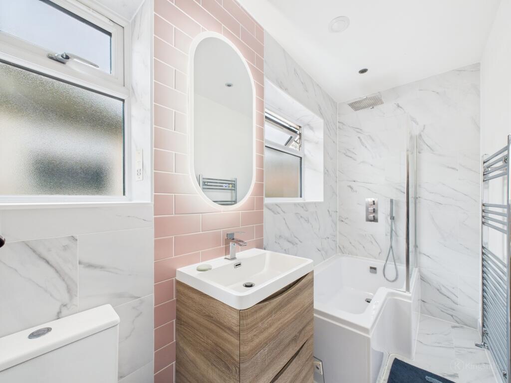 CAM02136G0-PR0491-STILL022