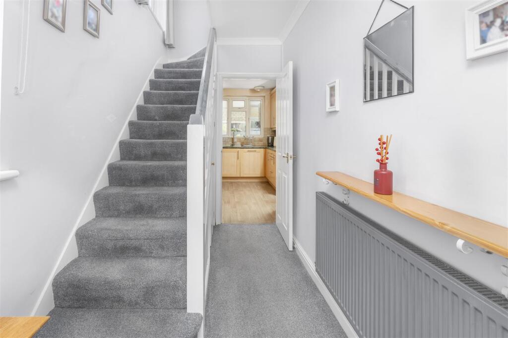 27 Cheney Road, Banbury-5.jpg