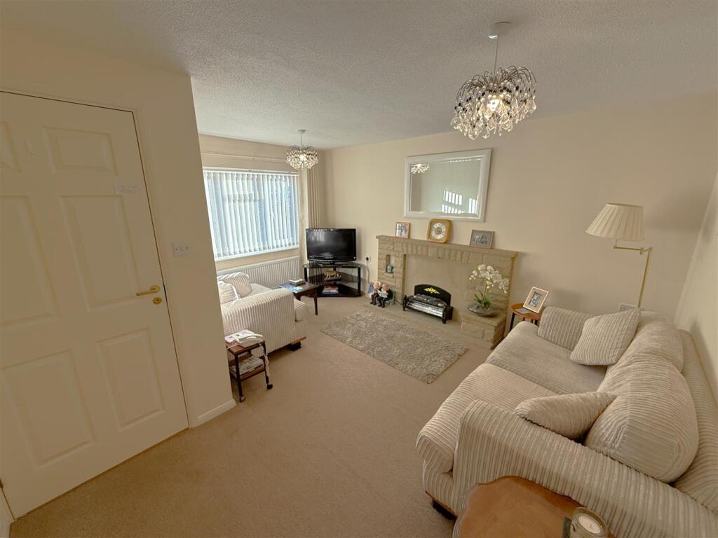 Living Room A.JPG