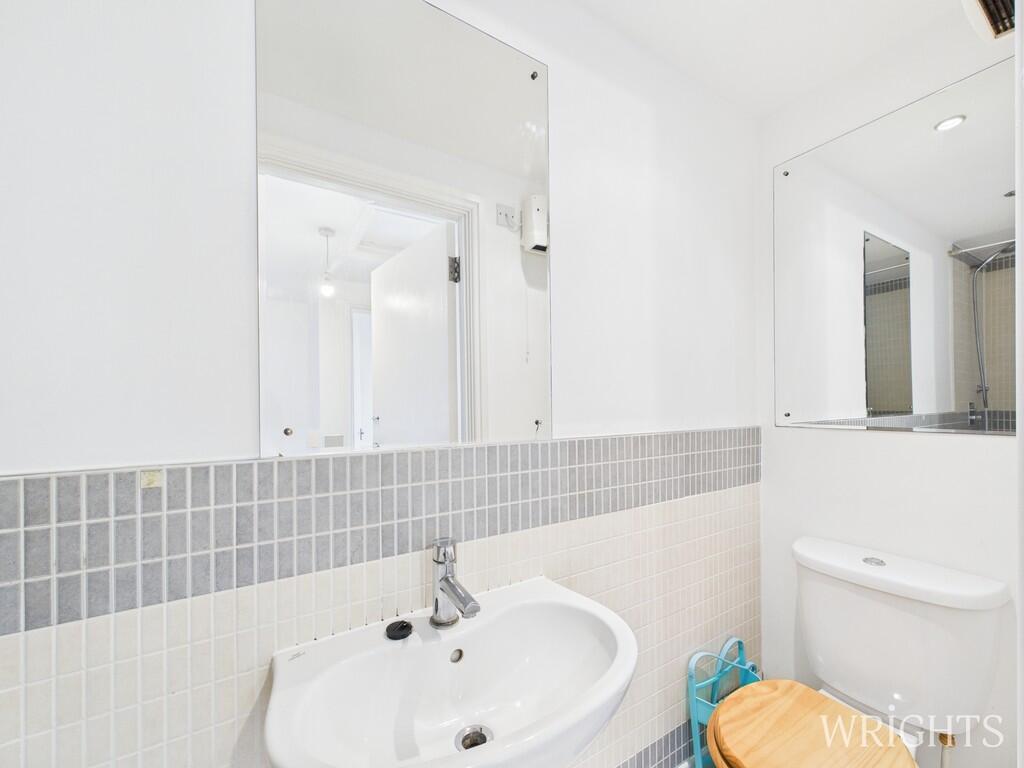 CAM05659G0-PR0008...