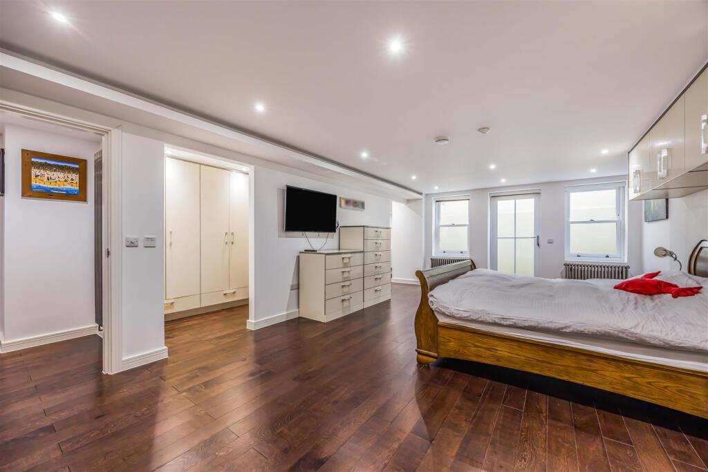 Apartment B, Clearwater Apartments, South Parade, 