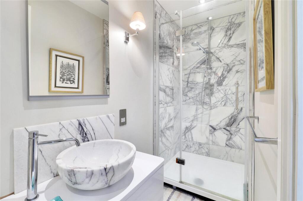 En Suite Shower Room