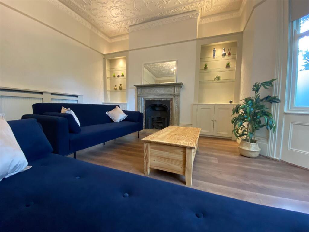 1, 99 BUCKINGHAM ROAD LOUNGE NEW 2.jpeg