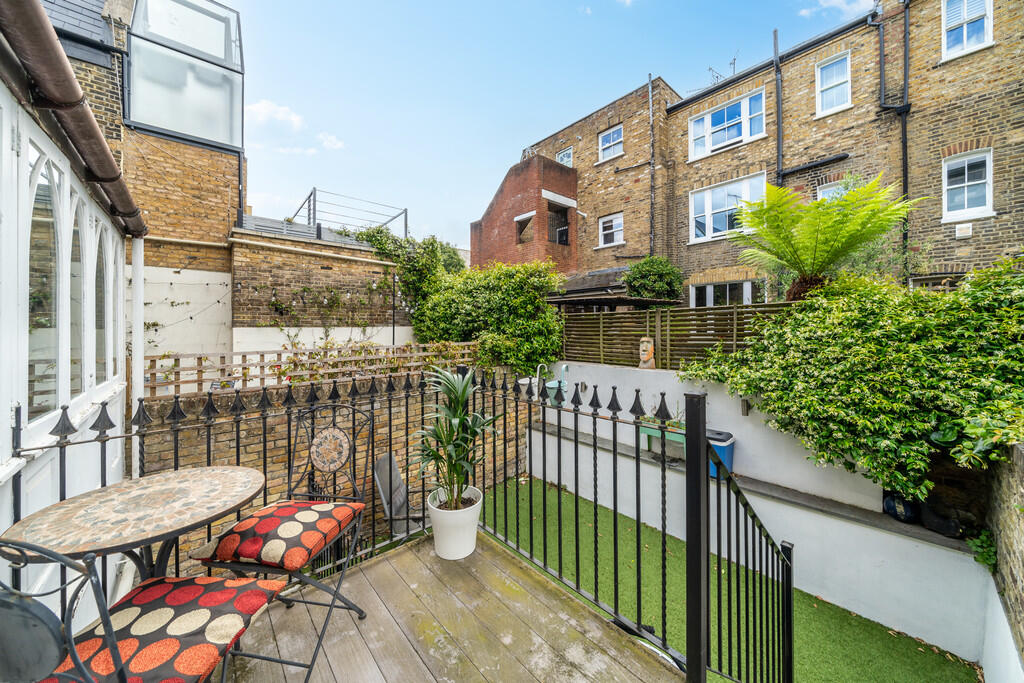 Upcerne Road, SW1...