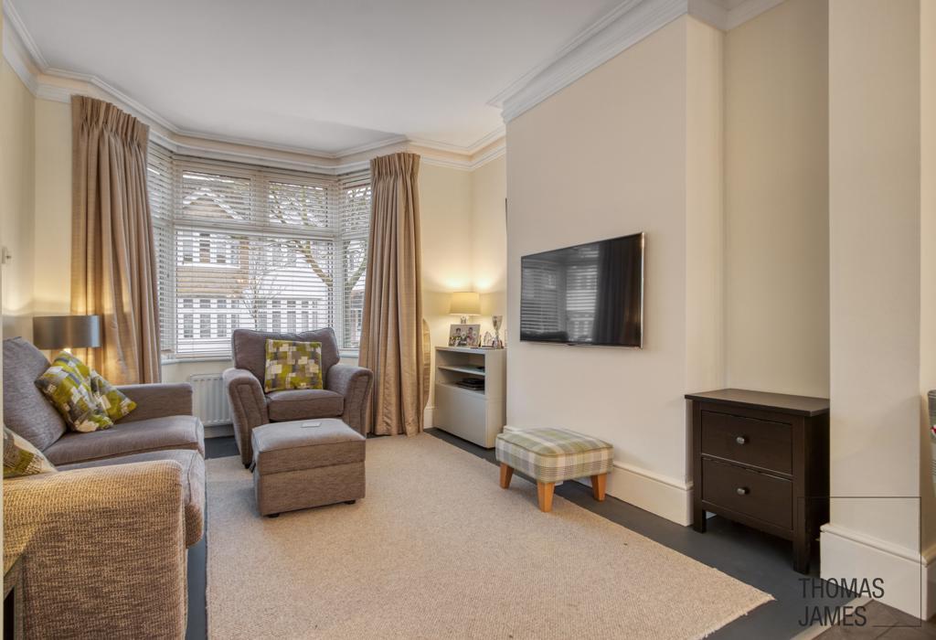 Elsiedene Road, cosy lounge
