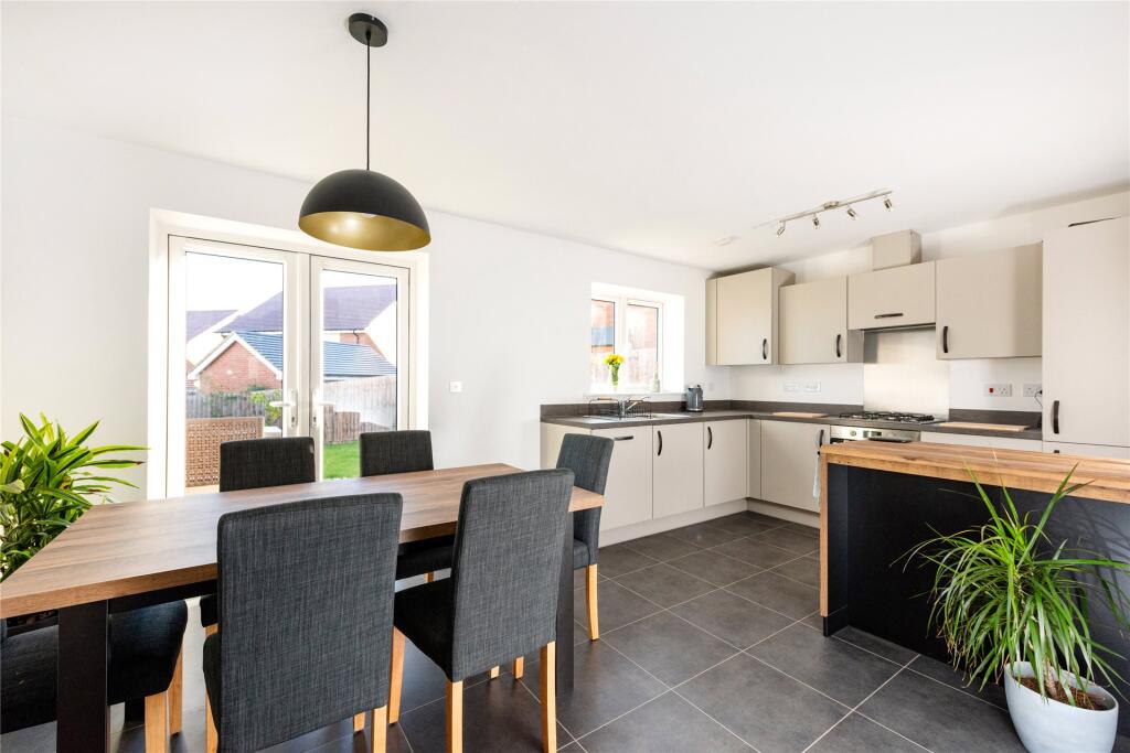 Kitchen/Dining