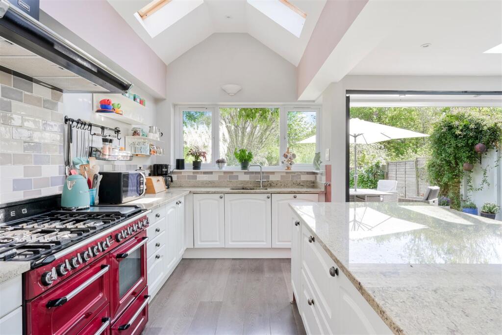 LOWER HILL ROAD (25).jpg