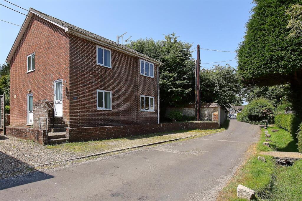 Flat 2  Church Road  (2).JPG