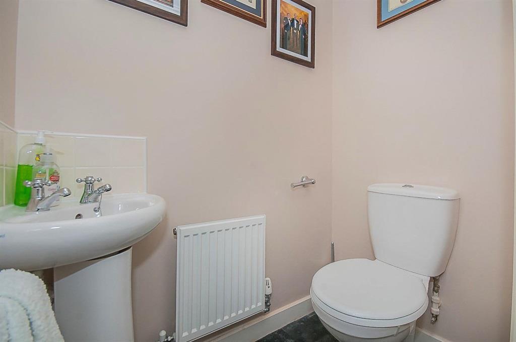Cloakroom/wc