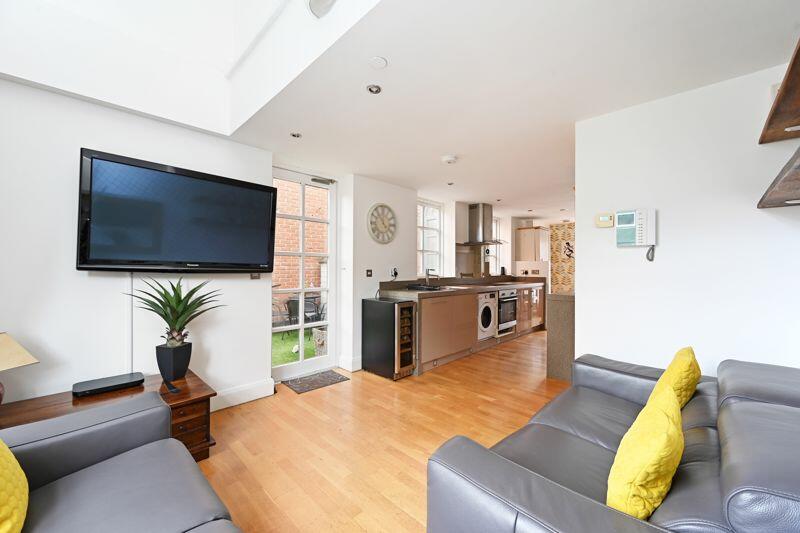 Lounge / Kitchen 