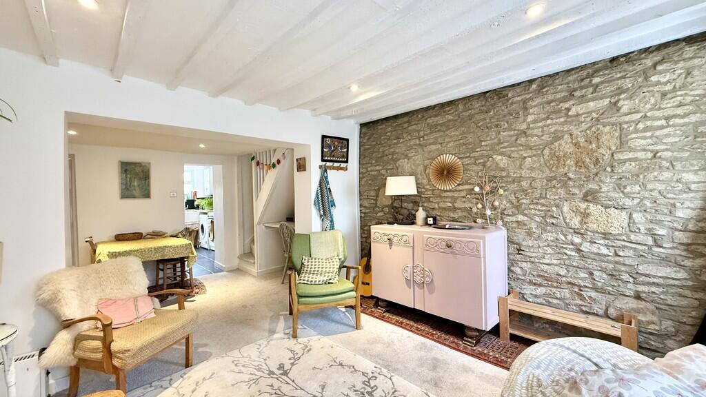 Lounge/dining roo...