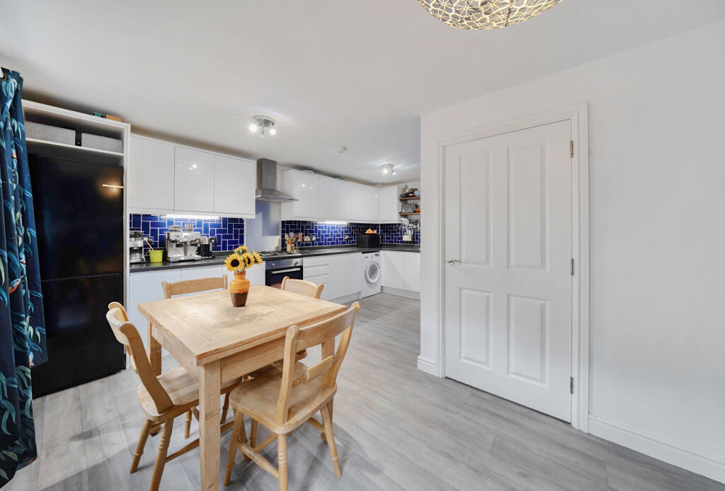 1364323-6-68e638a...