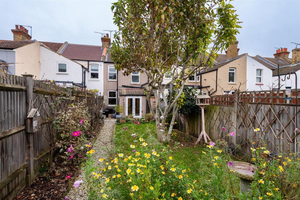 35 Portland Avenue garden3.jpg