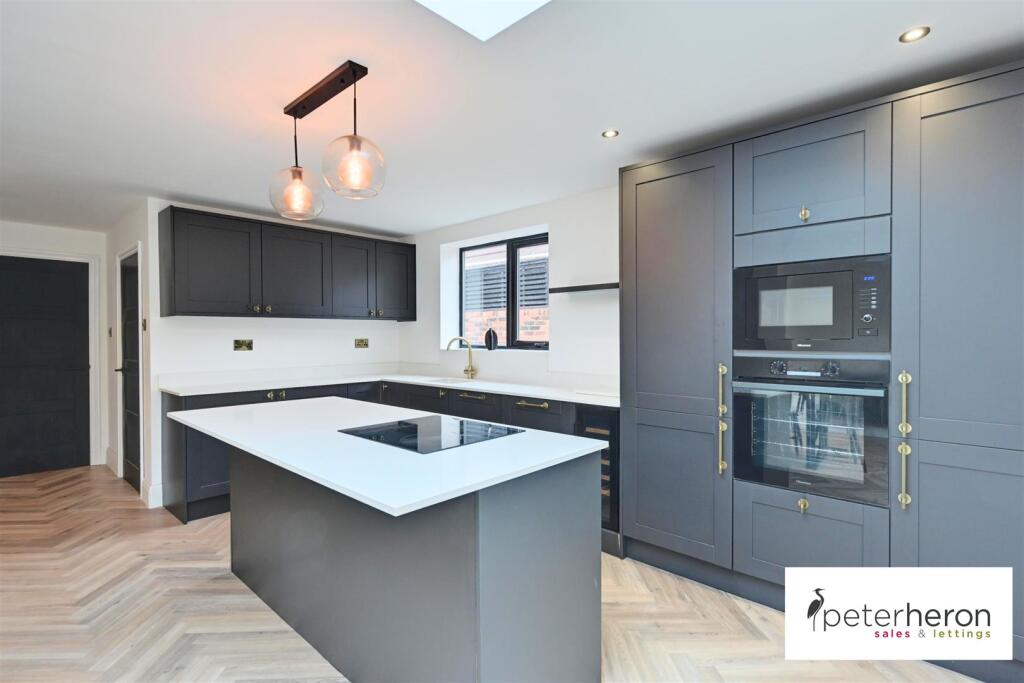 Open Plan Kitchen, Dining And Family Area