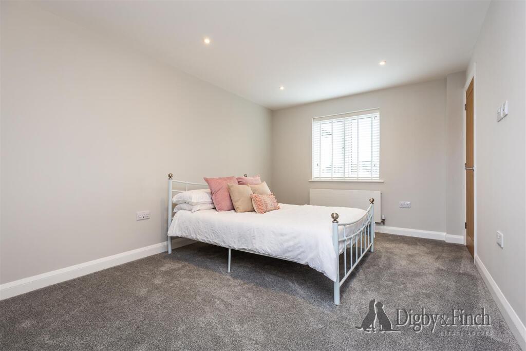 19 Stirling Road, Stamford, PE9 2XF-36watermarked.