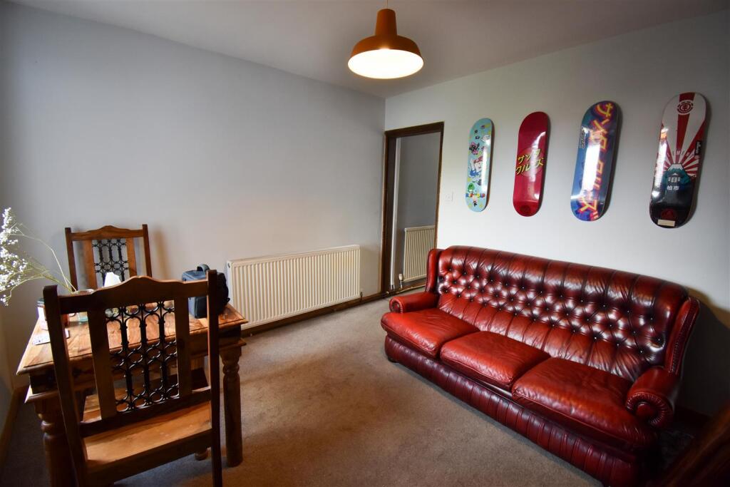 DINING ROOM - Copy.jpg