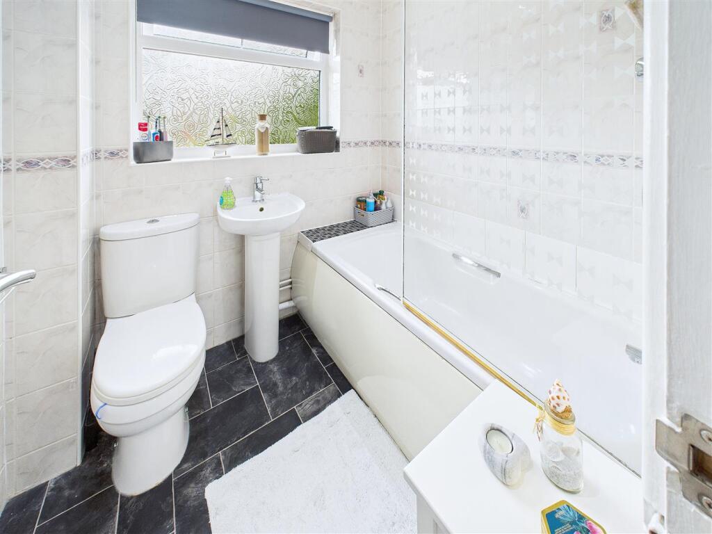 Waverley Lane, Burton-on-Trent (29).jpg