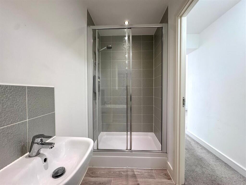 M. Bedroom Shower 