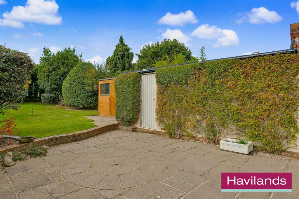 Bincote Road EN2-18.jpg