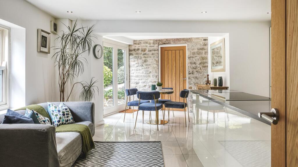 Living/Dining Kitchen