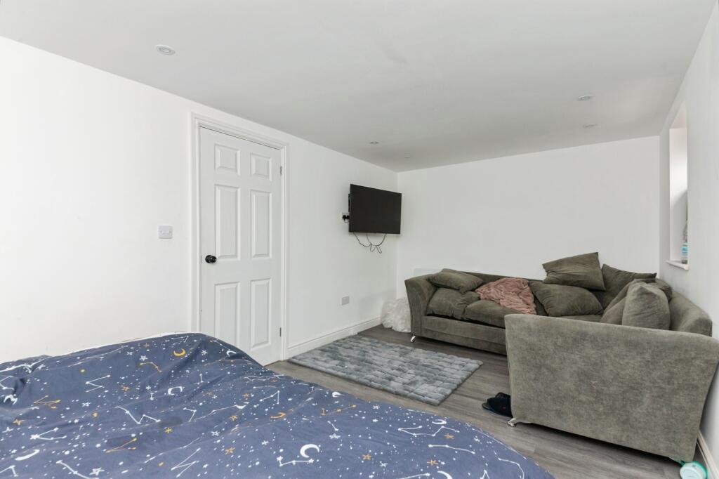 Flat 2 Living Area