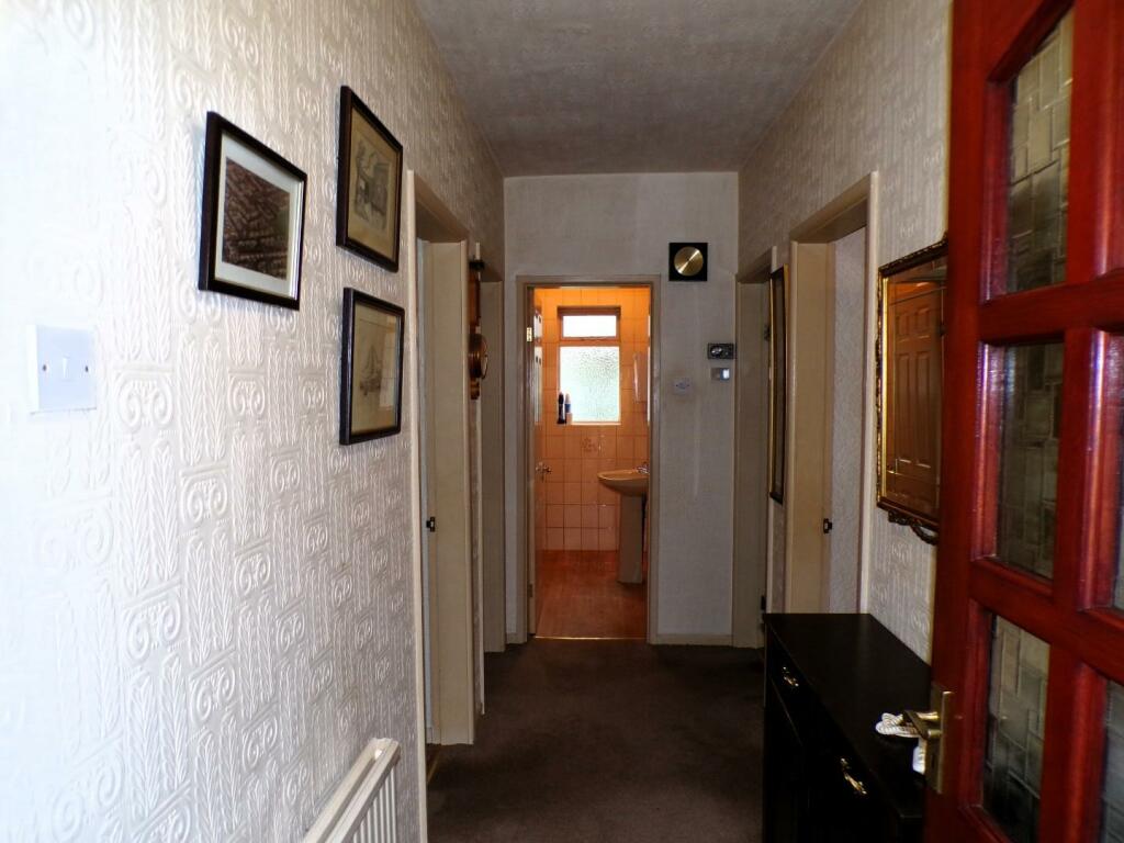 SchoolRd5hall.JPG