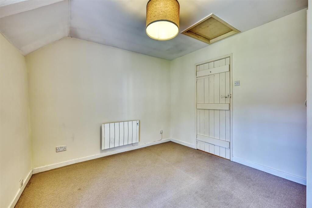 16-7 Havelock Cottag