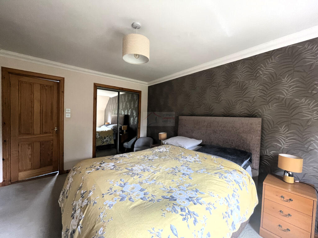 Bedroom 1b.JPG