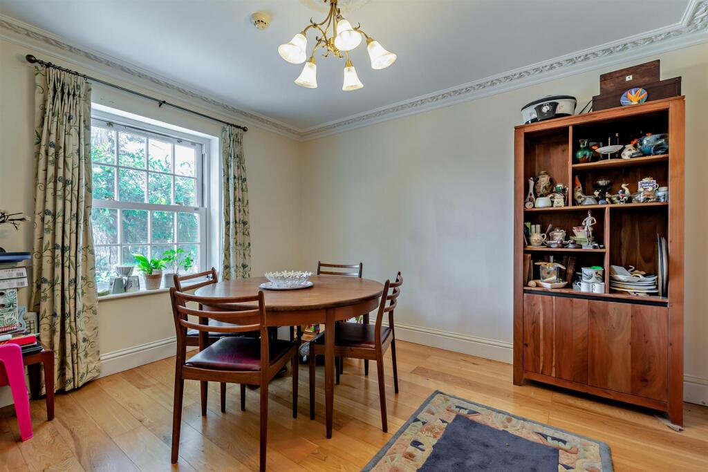 8658307-interior04-800.jpg