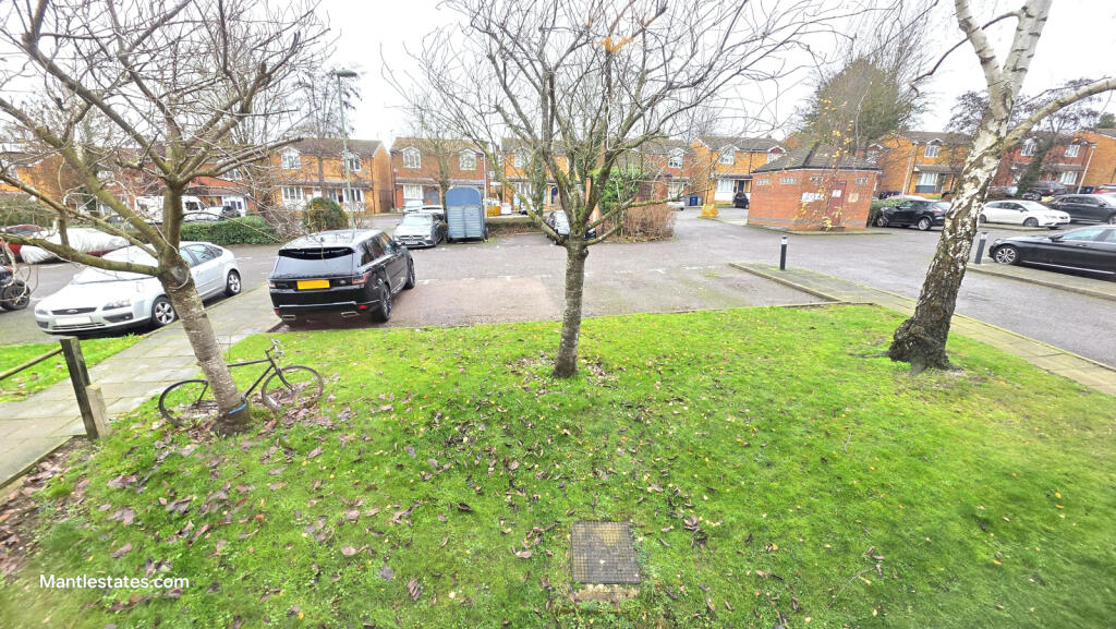 COMMUNAL PARKING &amp; GARDENS