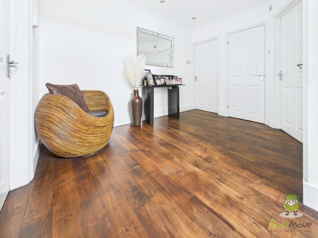 CAM01543G0-PR0141-STILL014