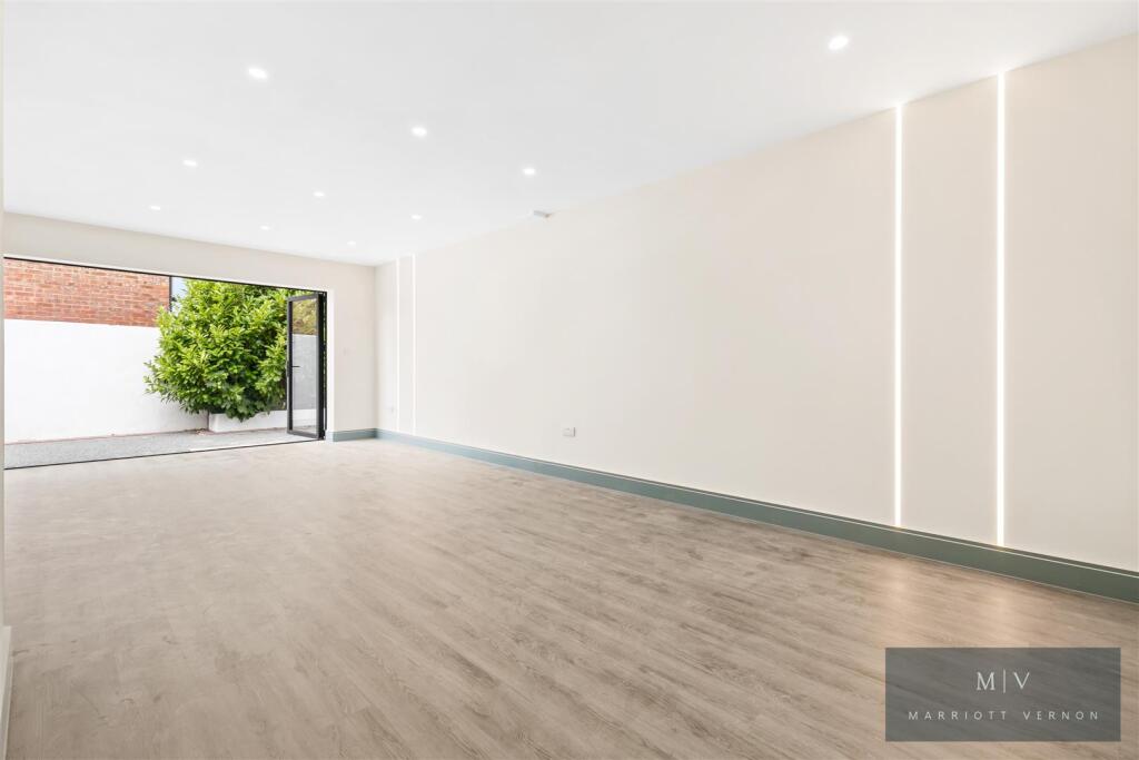 Croydon Road 76A MV-1.jpg