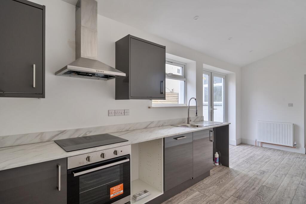 1355643-22-6901f3ff3e92c-ARW-1