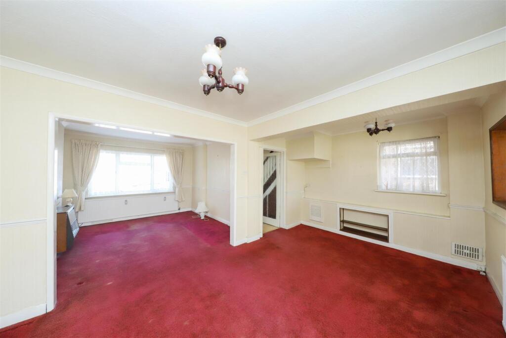 Living/Dining Area