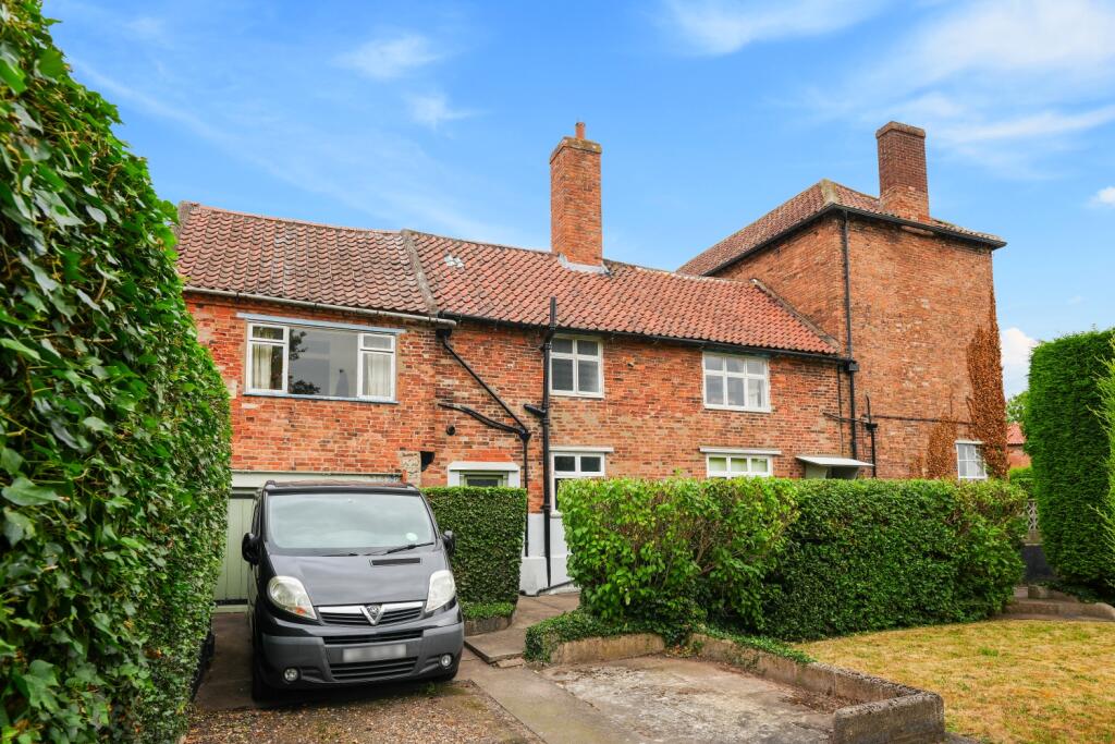 EweMove Estate Agent Scunthorpe South - Front Side