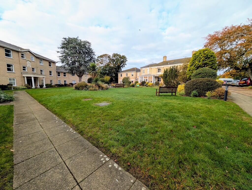 PXL_20251022_0900...