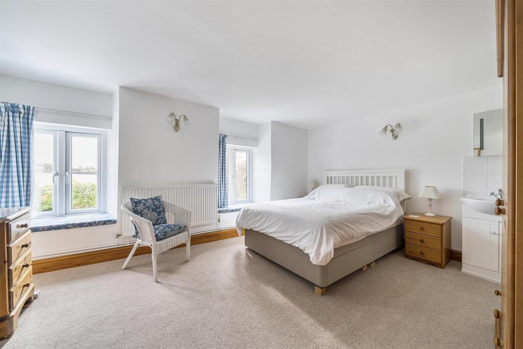 14 Bedroom