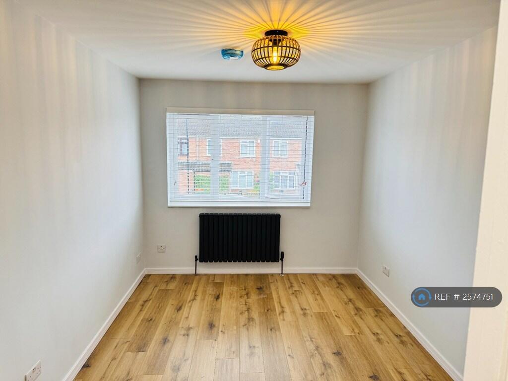 Rear Bedroom With En-Suit