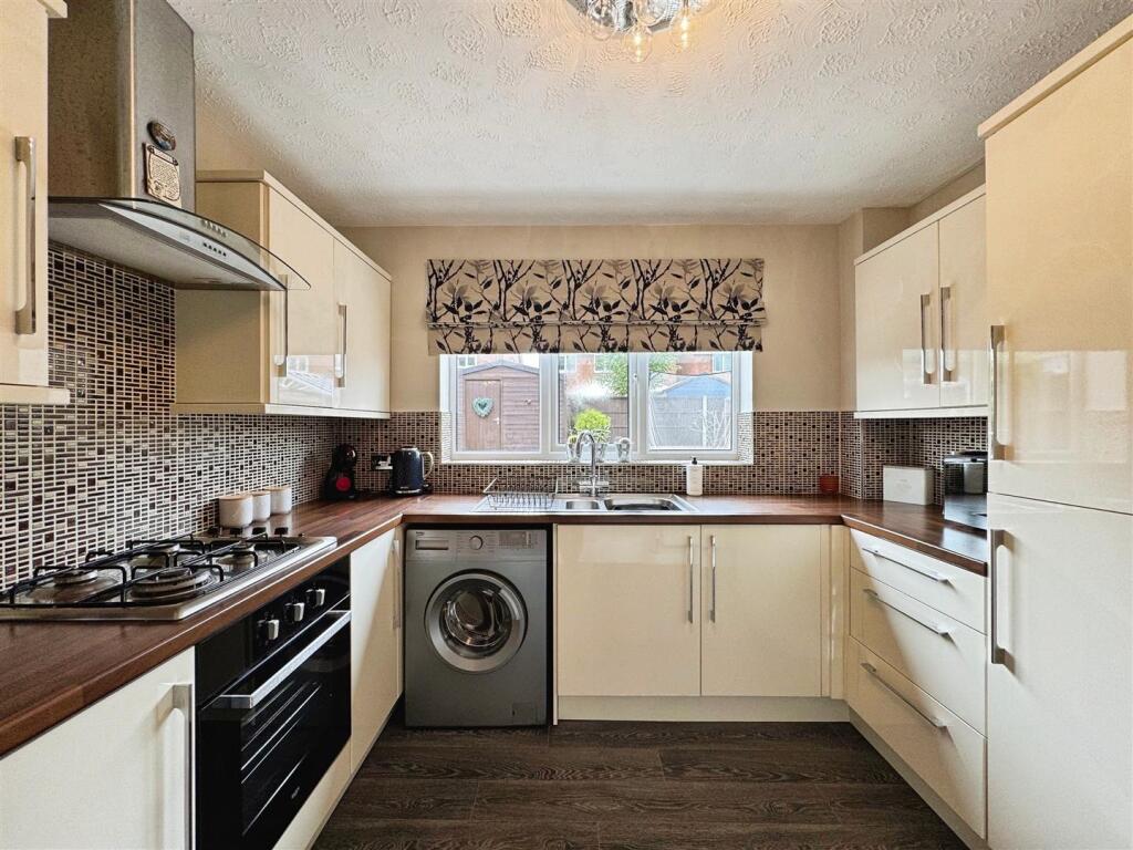 c6e115ff--44F4-A242-50D85326EF98-26642-0000110EFD0