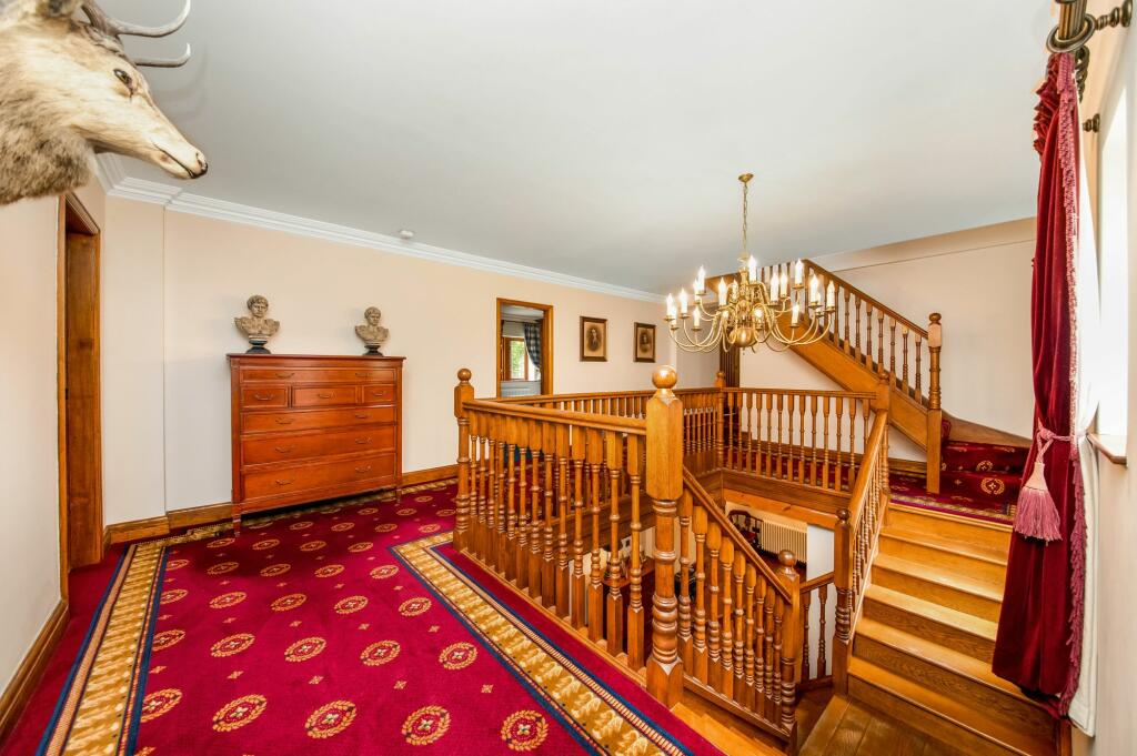 FIRST FLOOR LANDING