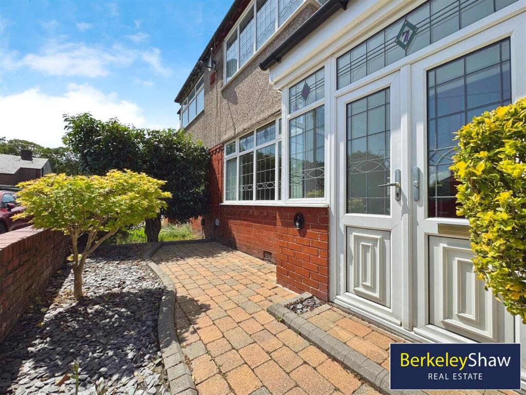 Moorgate Avenue, Crosby