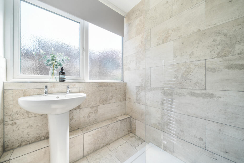 15-681df1f05bd12-...