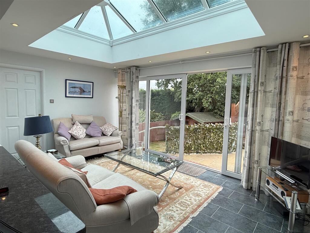 Garden Room 1.JPG
