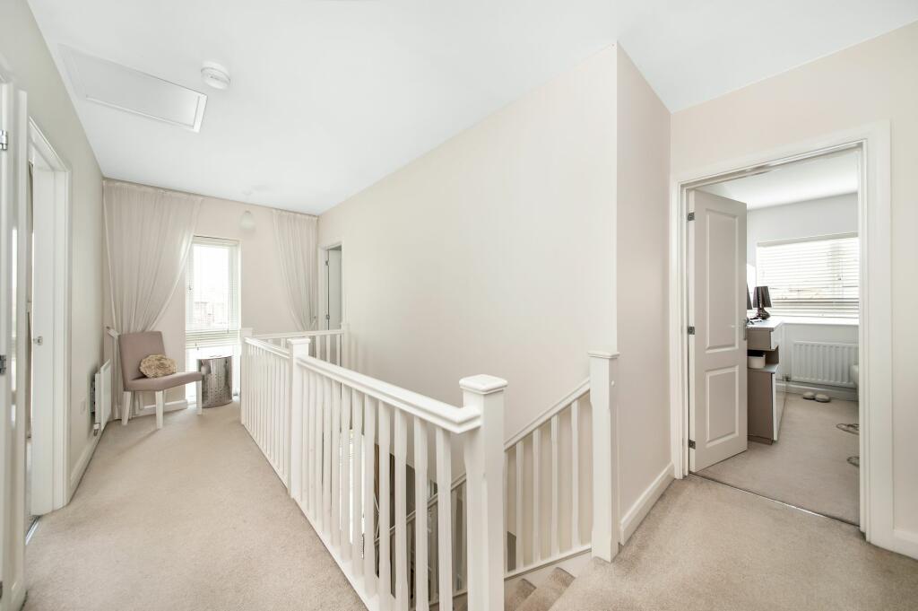 FIRST FLOOR LANDING