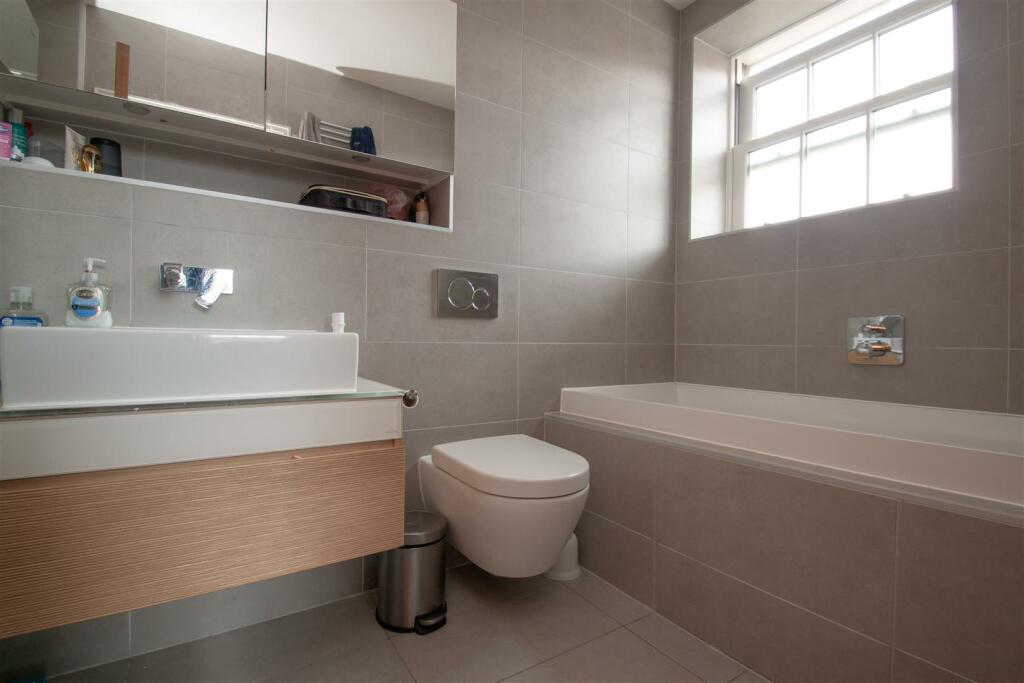 master en suite.jpg