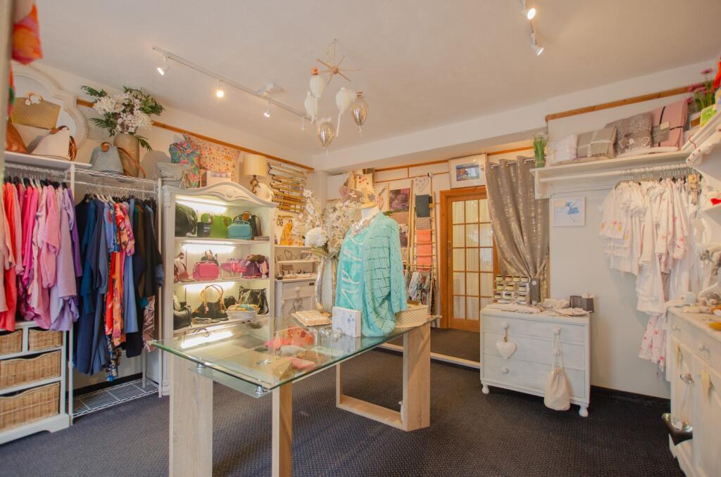 To Book A Viewing Call TPS Lostwithiel on 01208 87