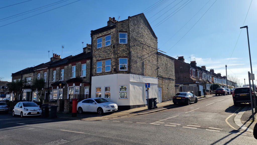 One Bedroom Ground Floor Maisonette