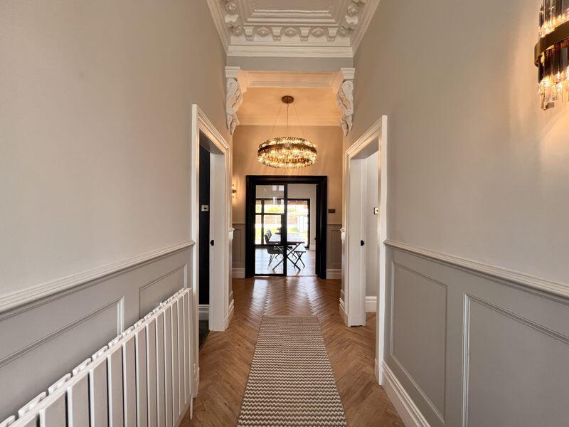 Entrance Hallway (3)