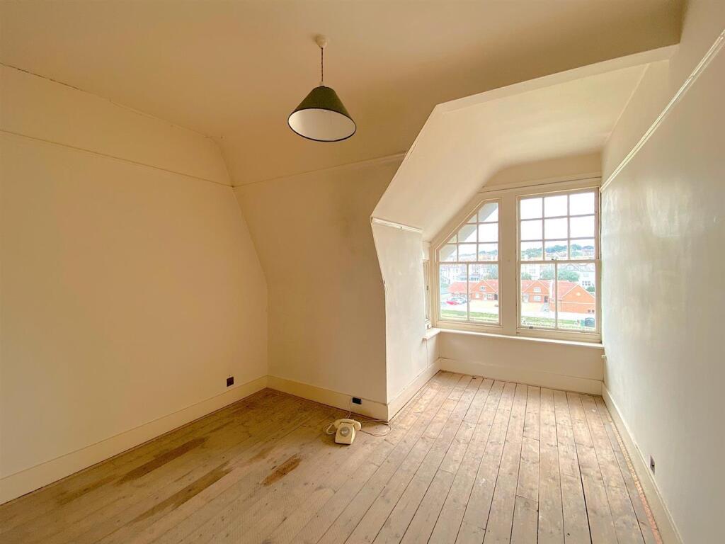 16 Knole Ct - Bed1.jpg