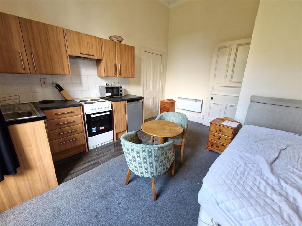 kitchen 4.jpg